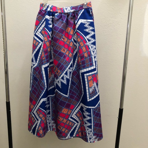 Bright Patterned Maxi Skirt with Pockets - Picture 4 of 4